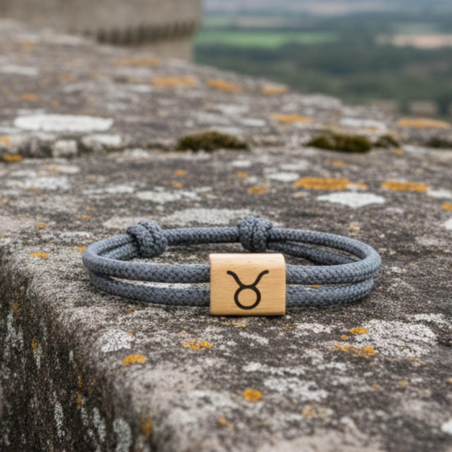 Personalized zodiac sign bracelet