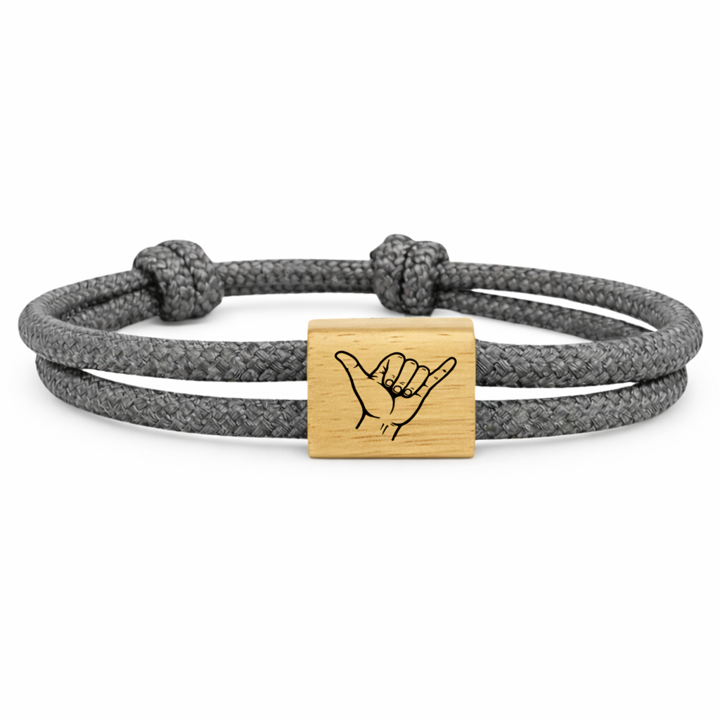 Shaka Armband aus Seil und Holz – Initialen und Symbol auf der Rückseite graviert